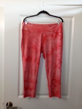 Leggings/ Active Wear Capri Coral-Pink Tie Dye Size XL By Vogo Athletica